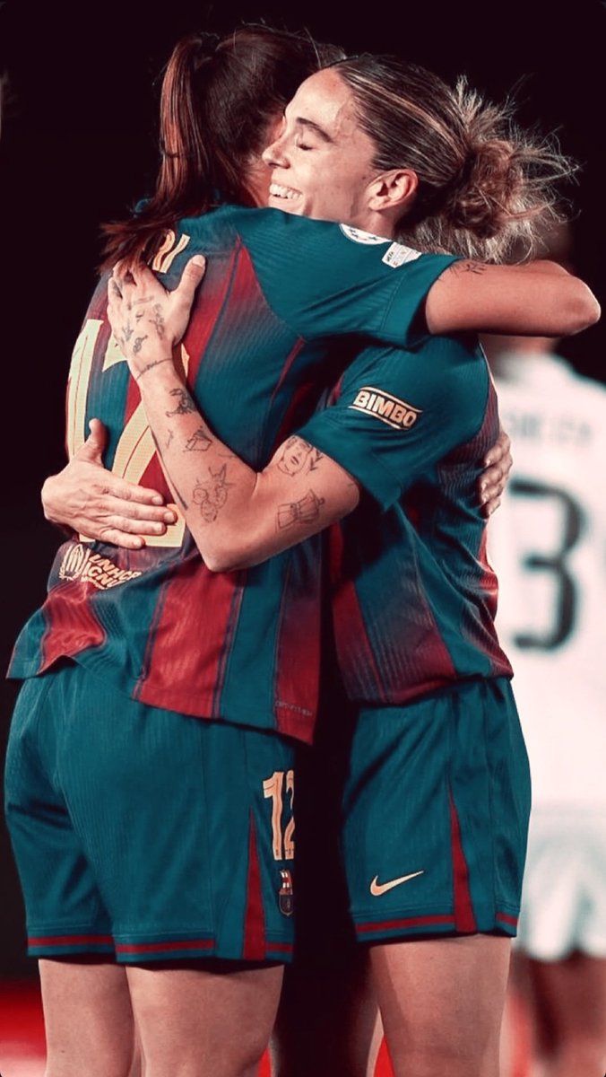 fan account of Mapi León tweet media