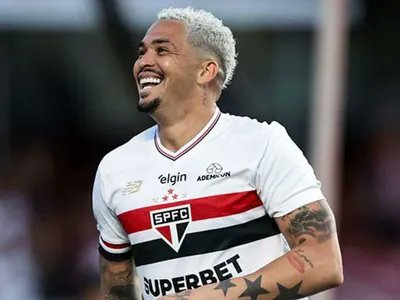 Guine ™ tweet media