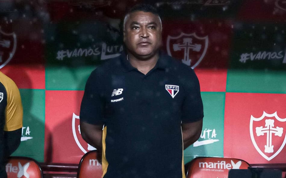 Guine ™ tweet media