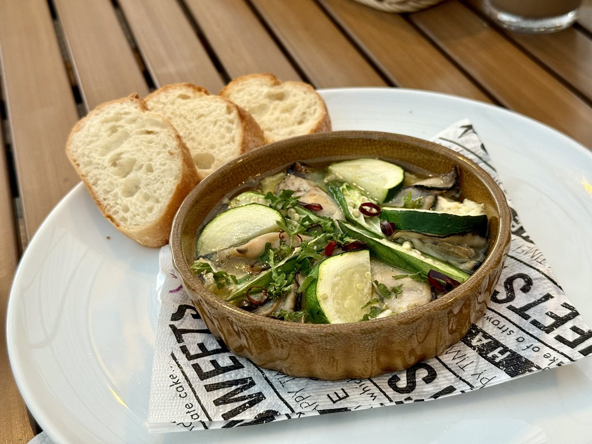 ぴよこさん tweet media