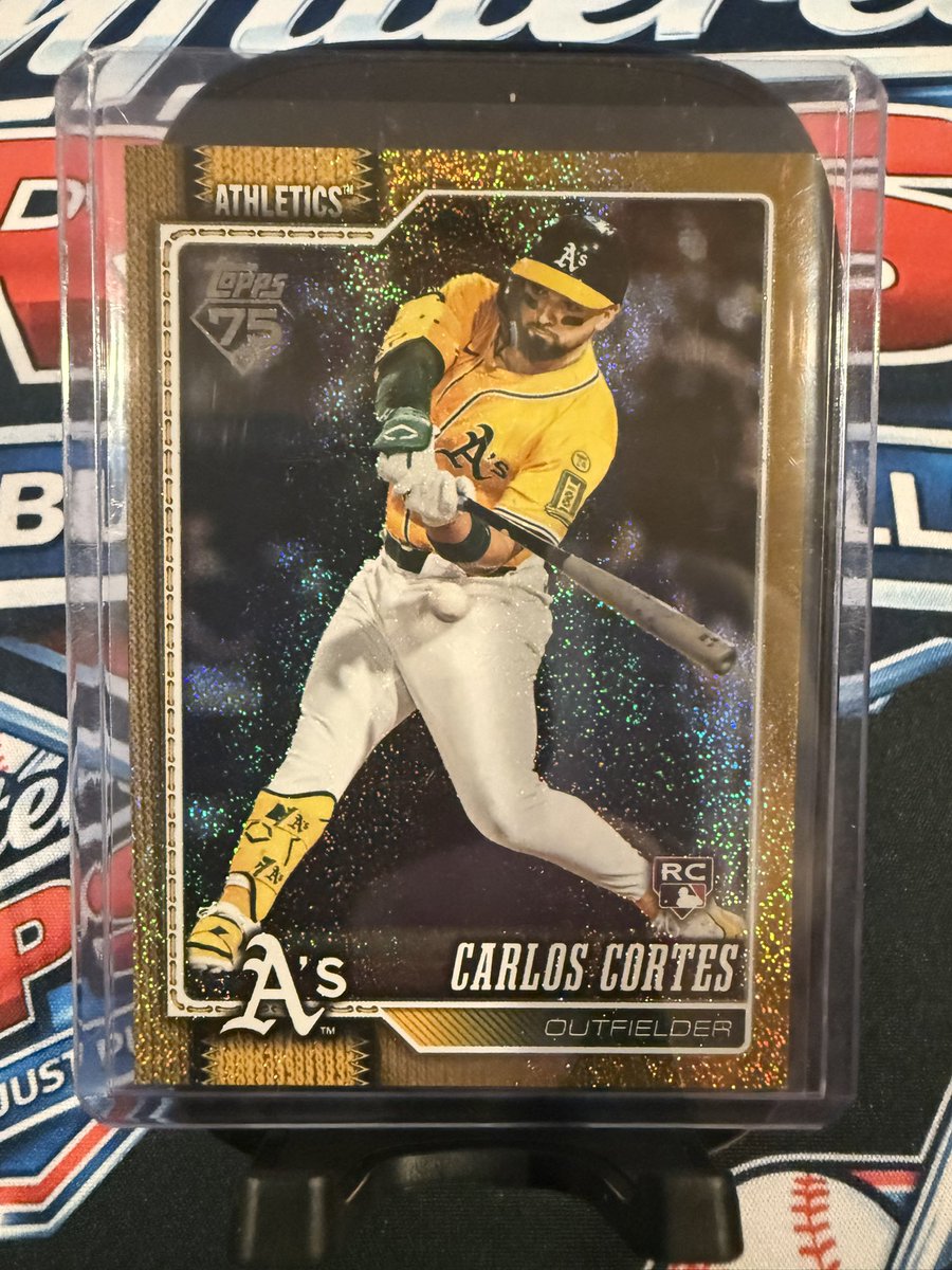 UnforgivenHalos's tweet photo. Sold this Carlos Cortes RC /50 to the man himself! Pretty cool! #forthehobby #mlbplayer #toppsseries1 #Athletics #mlb #ebay
@CardPurchaser https://t.co/sCCnvFVhu3