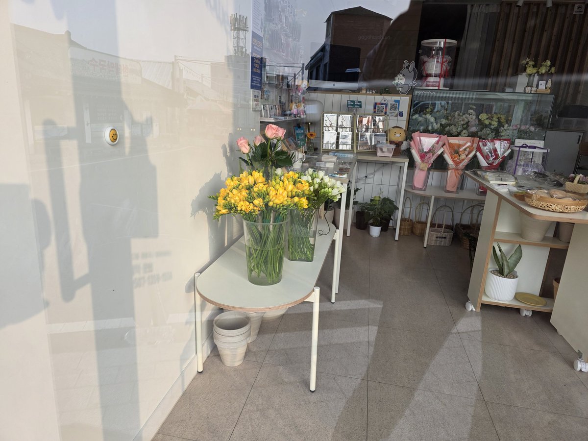 연  하 니 tweet media