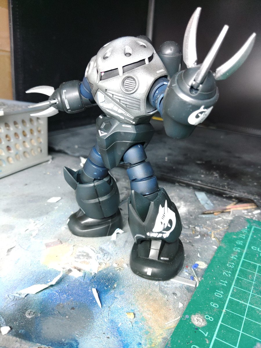 zero_mugenn's tweet photo. 頂き物のズゴックさん。
なるべく丁寧に作ったつもり。
ディテール追加とかは無し。
合わせ目消して、塗装、デカール貼っただけでこのカッコ良さ( ´ー`)

#ガンプラ 
#ズゴック https://t.co/v7HEbxAgmB