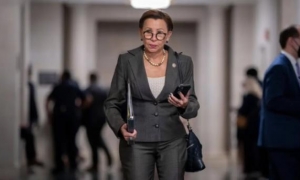 🇺🇸‼️ La congresista Nydia M. Velázquez presentó este martes una Resolución sobre Poderes de Guerra para impedir la intervención estadounidense en hostilidades militares en #Cuba🇨🇺 sin autorización del Congreso.
🔗acortar.link/H3HJvA