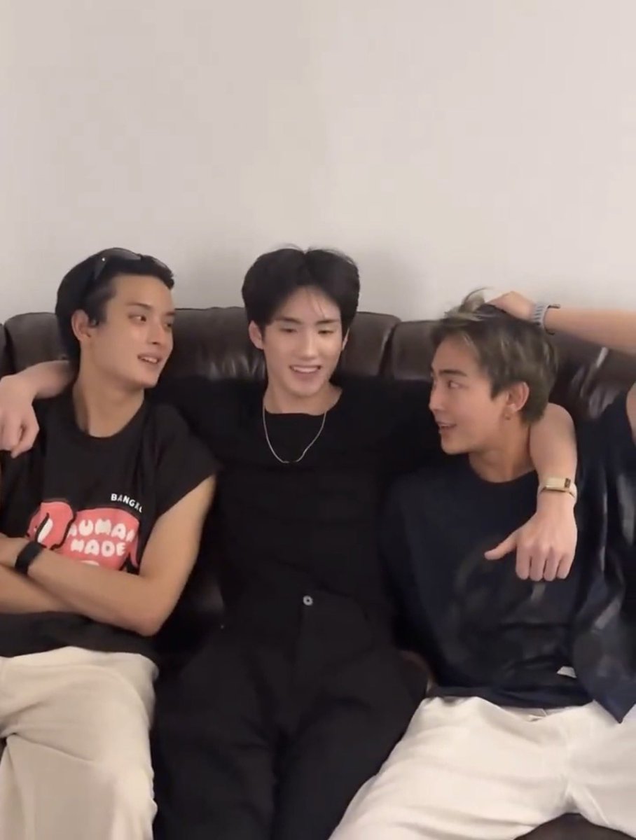 KPH² babies 💚🩷✨ - slow tweet media