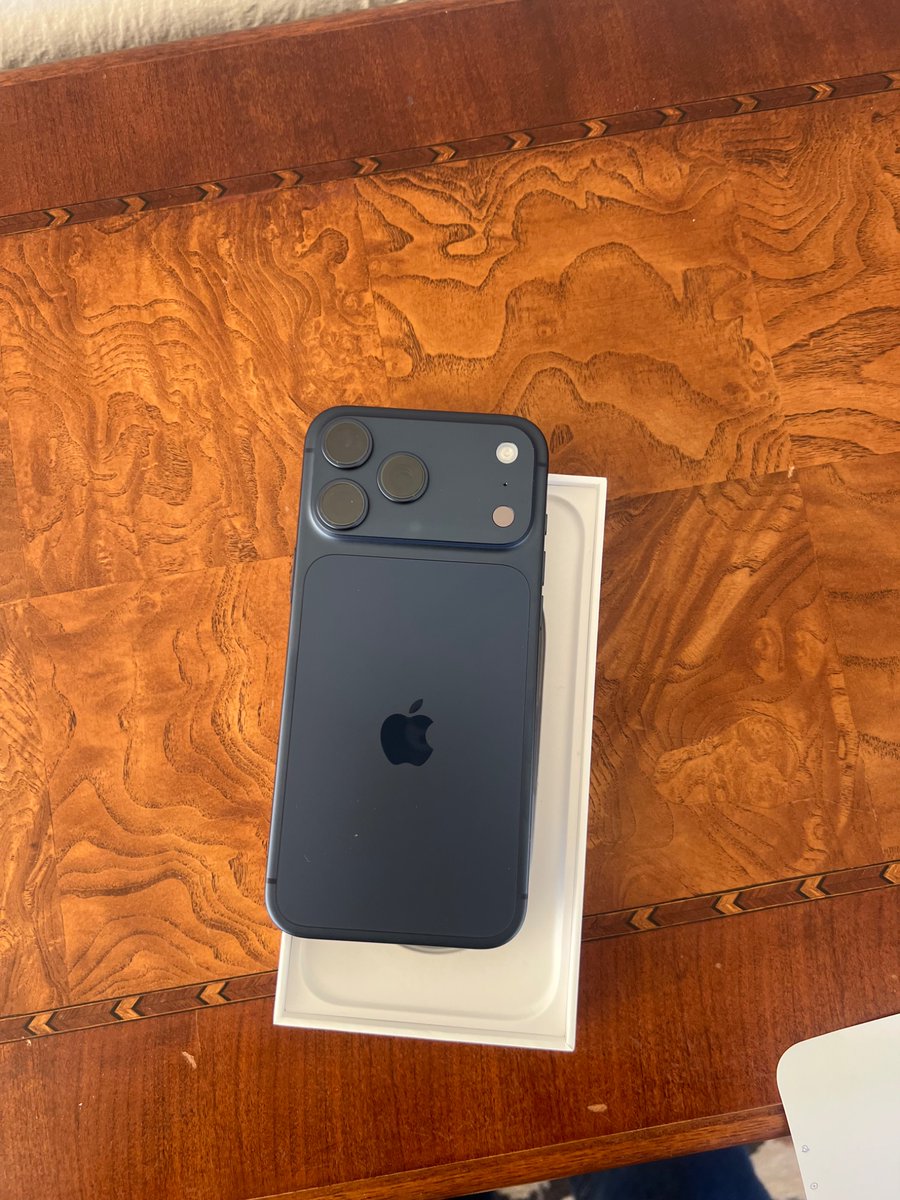 ChrisBNichols5's tweet image. It needed to be done. Brand new iPhone Pro 17 Max. After 4 full years &amp;amp; 2 months. iPhone Pro 13 Max you were good. Onto something new. Of course I’ll be a protective case. 

#iphone #promax #business