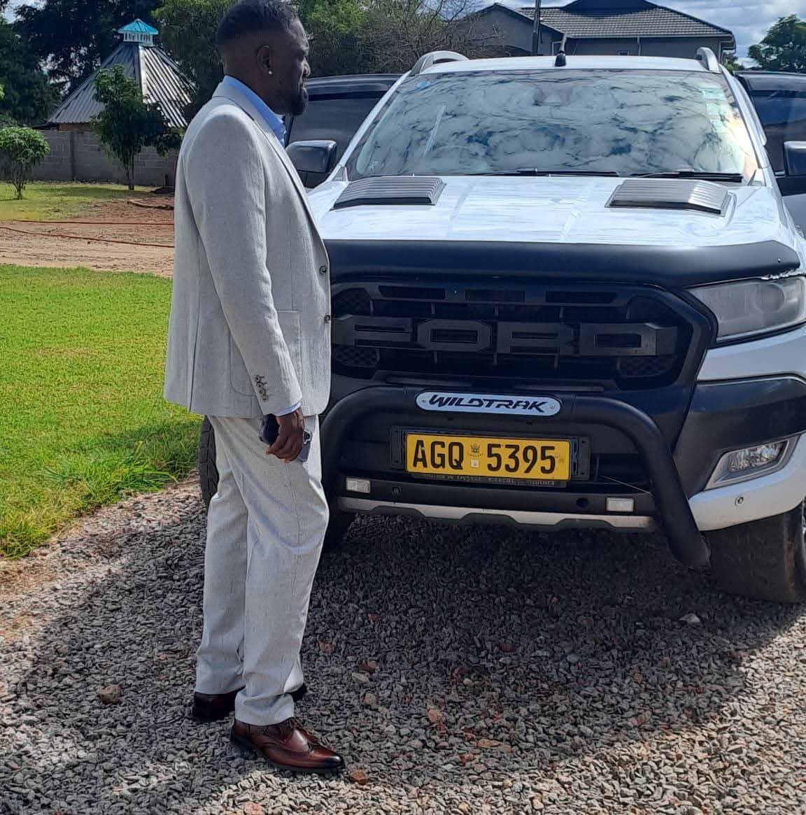 freelance tweet media