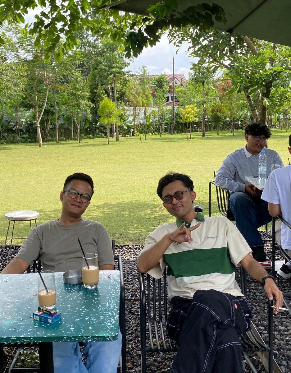 hakimpostman's tweet photo. Sehat sehat ya wakk https://t.co/lJV5K1jSTj