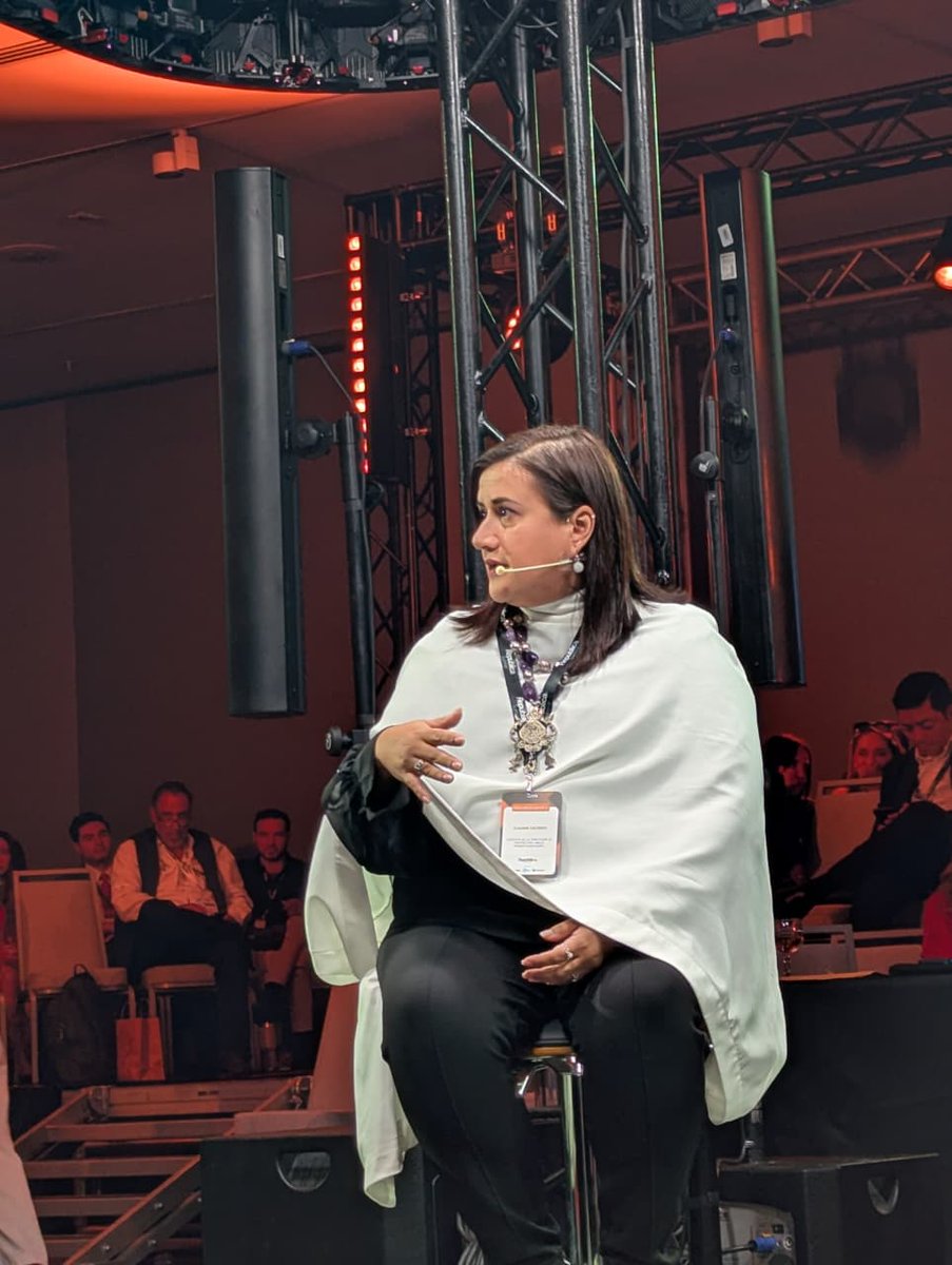 República. tweet media