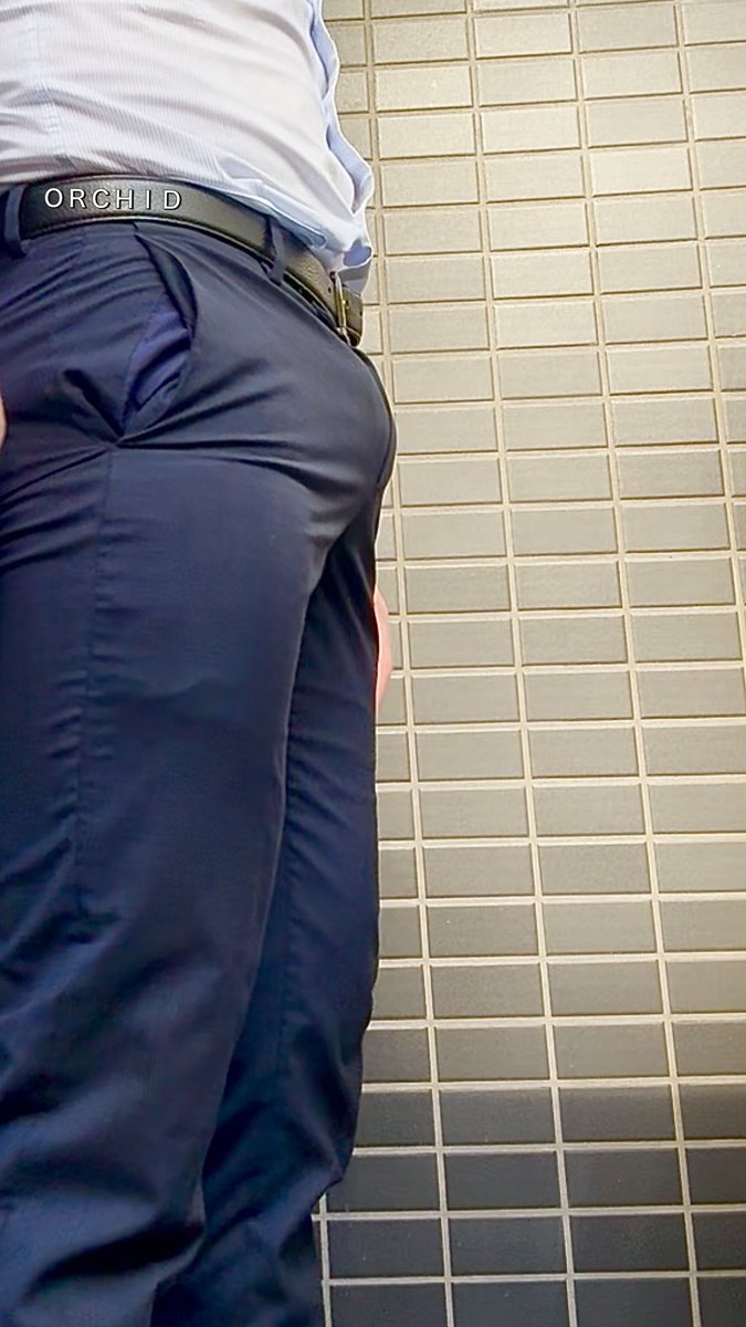 orch1d6's tweet photo. よくピチスラが現れる
某トイレ横の喫煙所に
ピチスラ見に寄ったけど
今日はキショガリと
ダボスラしかいない
俺、タバコ吸わないから
誰か、愛コスの壊れた機械ください
それ使って喫煙所で
タバコ吸ってるフリして
ピチスラをずっと眺めていたいのよ😆 https://t.co/54nJIvo3BD