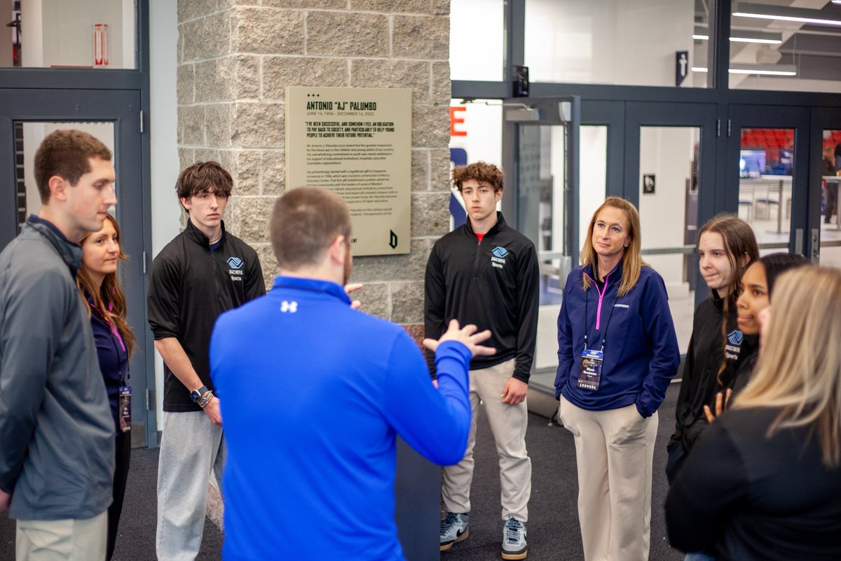 bgcwpa's tweet photo. Our Sports Management Council toured Cooper Fieldhouse at Duquesne University for a behind-the-scenes look at planning the @NCAADII Elite Eight with @sports_pgh 🤩 https://t.co/DgLsWu994S