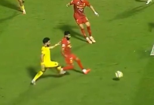 Onelegnutmeg tweet media