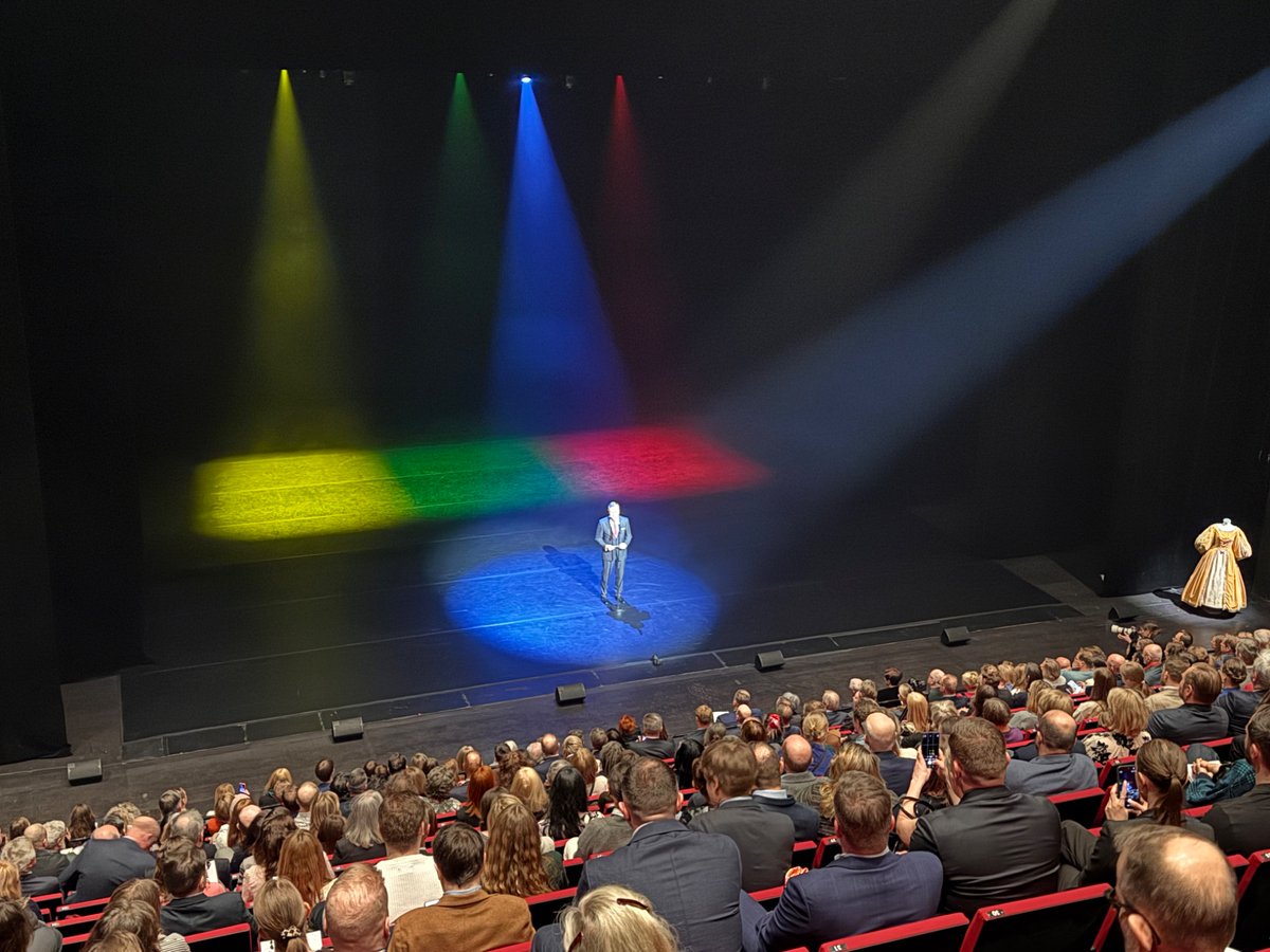 BSapag's tweet image. Powerful performance of original work "Katariina: The Queen Who United the Baltic Shores," honoring 
 Independence of #Lithuania  &amp;amp; Katariina Jagellonica’s 500th year. Heartfelt thanks to Ambassador 🇱🇹Edvilas Raudonikis, Egle Raudonikienė, and team.
 #History #ContemporaryDance