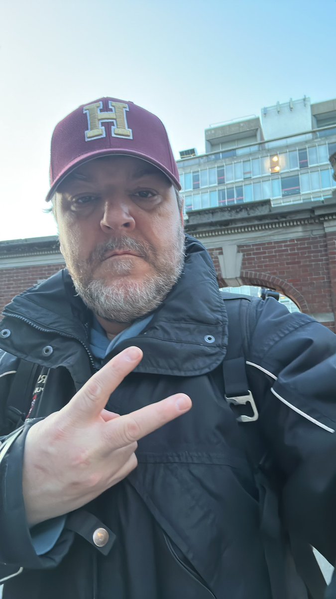 Therandomjanitor tweet media