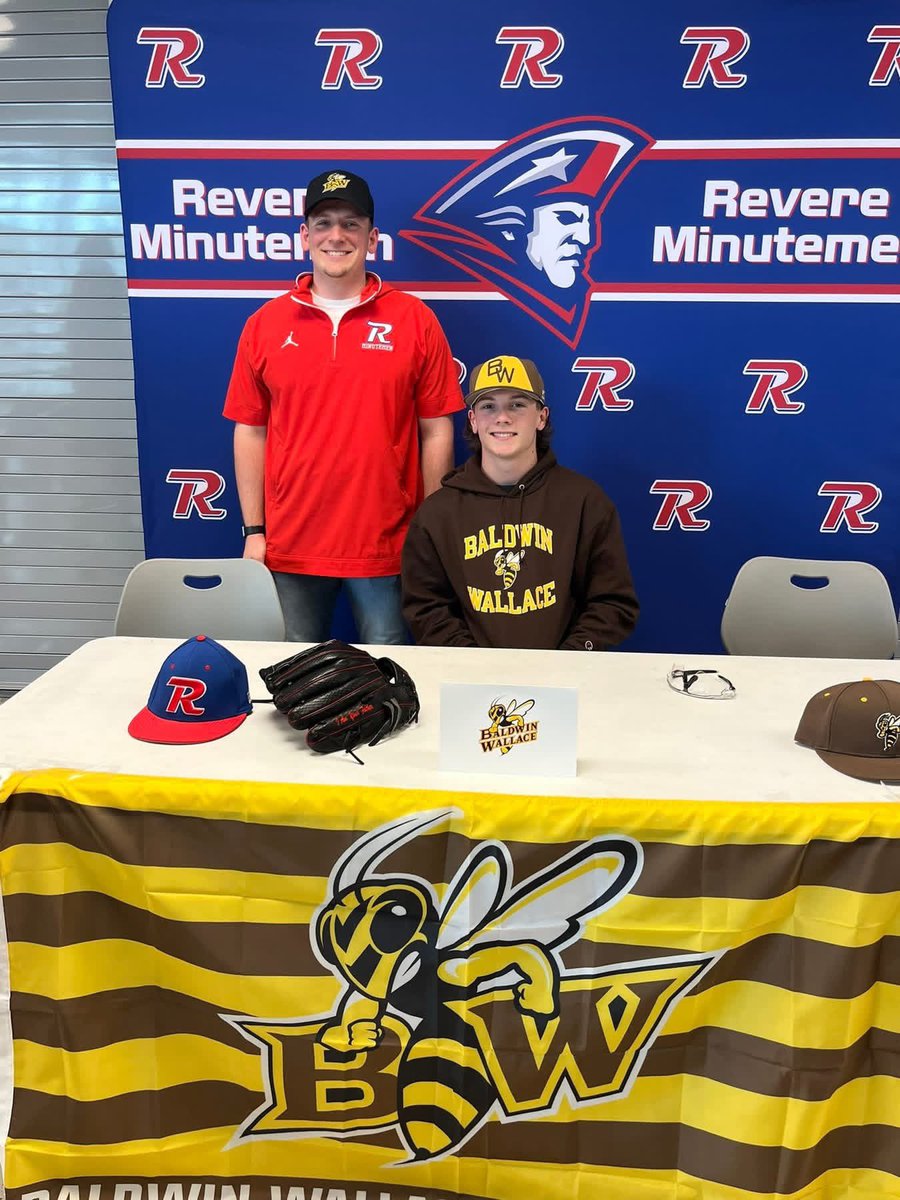 coachdamico32's tweet photo. Great day @ RHS celebrating the senior student-athletes continuing their academic &amp; athletic careers at the next level. Lucky to coach these three guys. Congrats to all 12 seniors that signed today! 🌰⚔️🐝 https://t.co/J24FNC3K7k