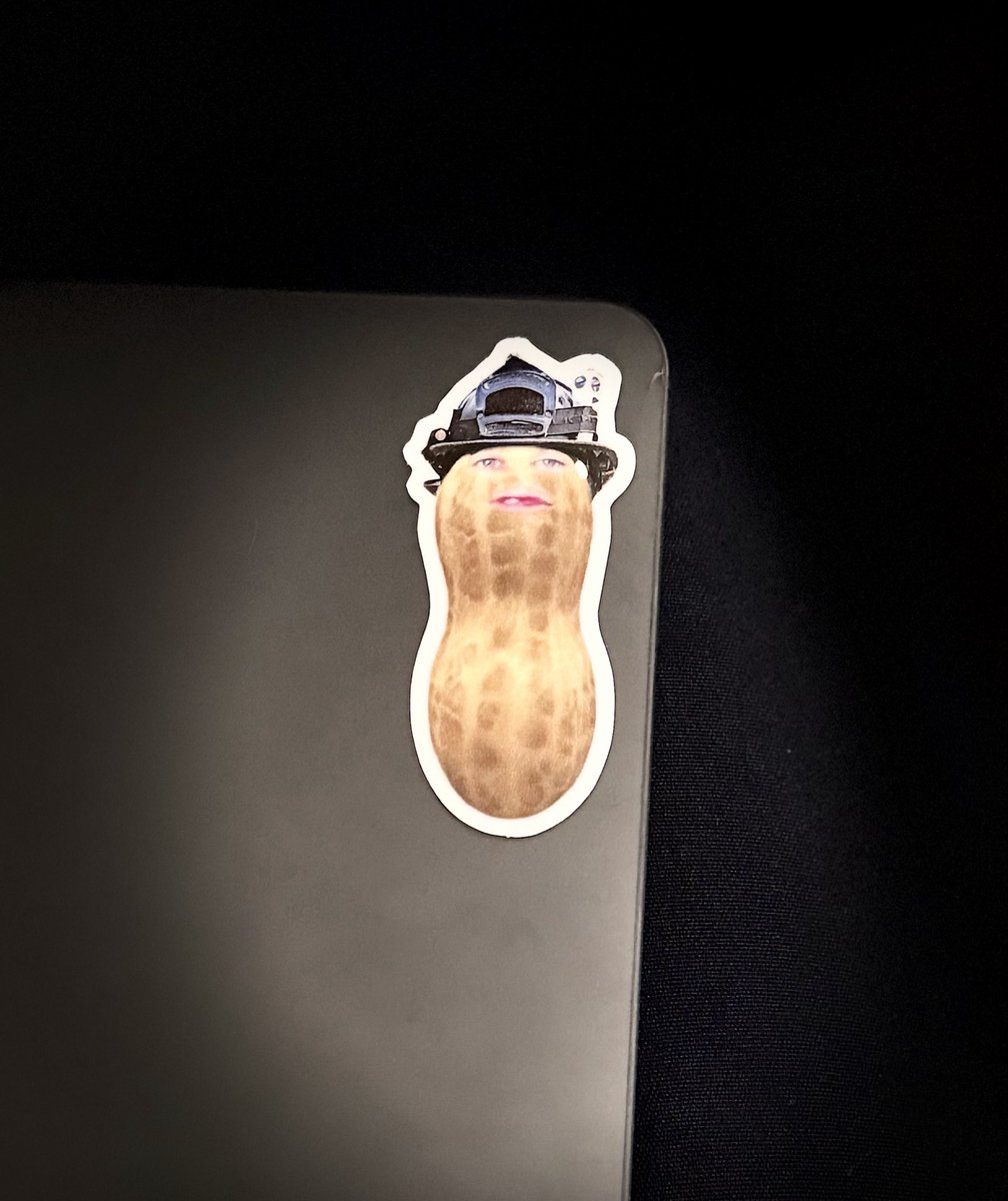 JOBT0WN's tweet photo. @theburntpeanut headed to Jobtown 🚒 

Everyone tag him so he can make this an outfit for 9/11 🚒🤘🏼

#bungulator #theburntpeanut #Firefighter https://t.co/Q1XRpjE2Ju