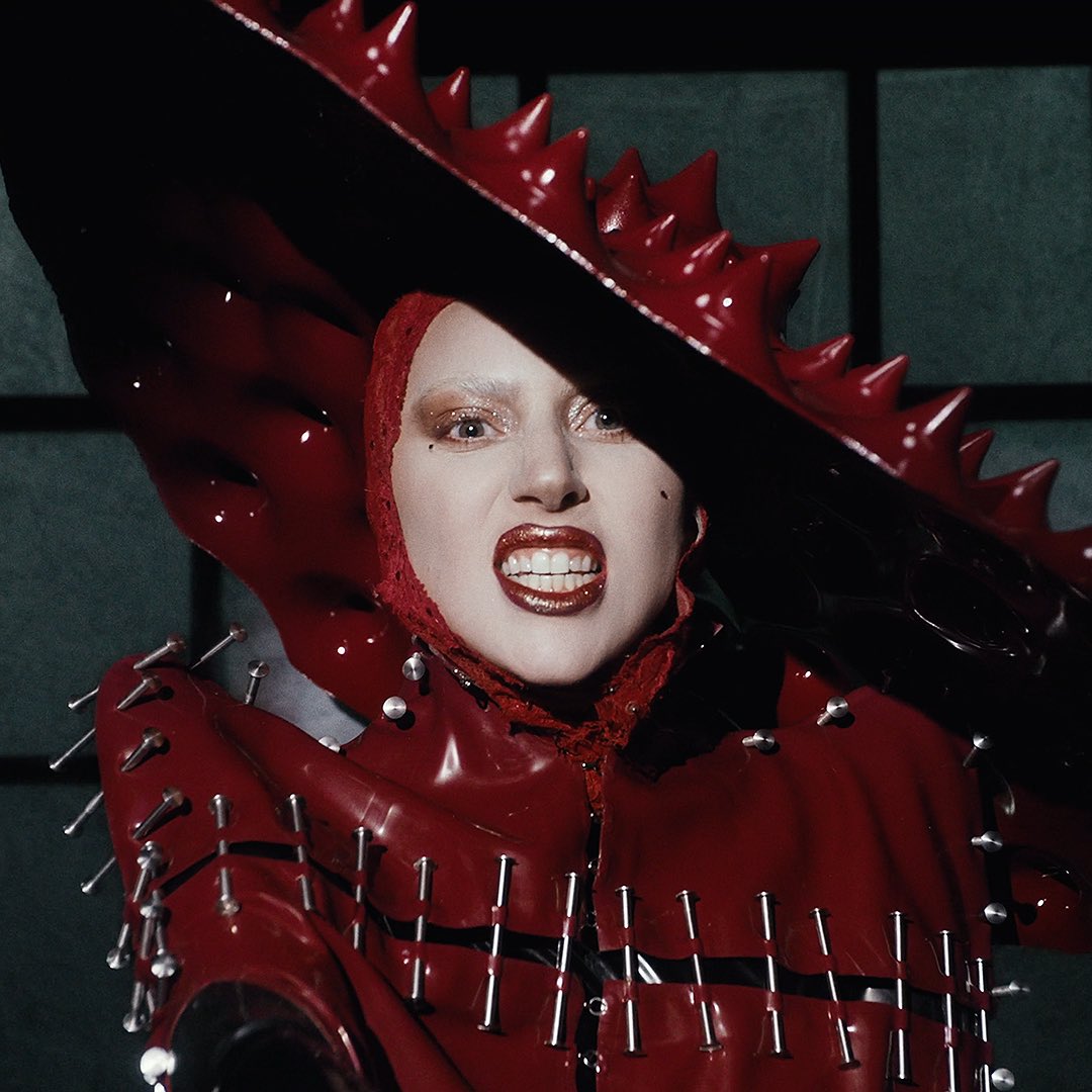 RDT Lady Gaga tweet media