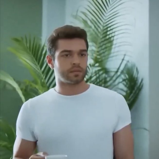 nur 💫 tweet media