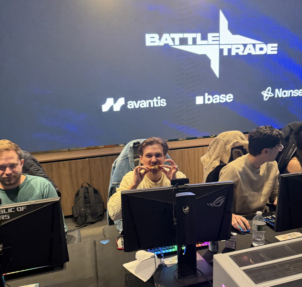 DavideFi tweet media