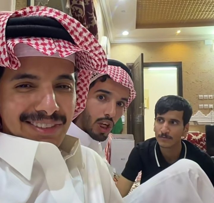 لَهَــان tweet media