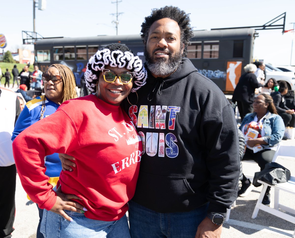 StLouisAmerican's tweet image. '314 Day rewind'

🖋 Delores Shante | The St. Louis American
📸 Lawrence Bryant and Taylor Marrie | St. Louis American

#stlamerican #stlnews #stlouis #314Day #STLMusic #CommunityAwards #STLStyle

stlamerican.com/arts-and-enter…