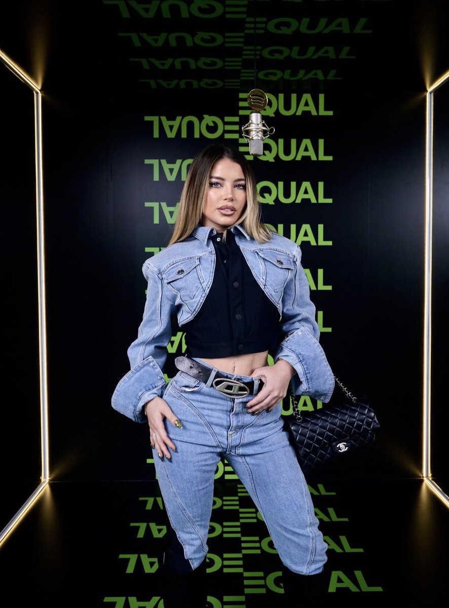 Flavia Laos Center tweet media