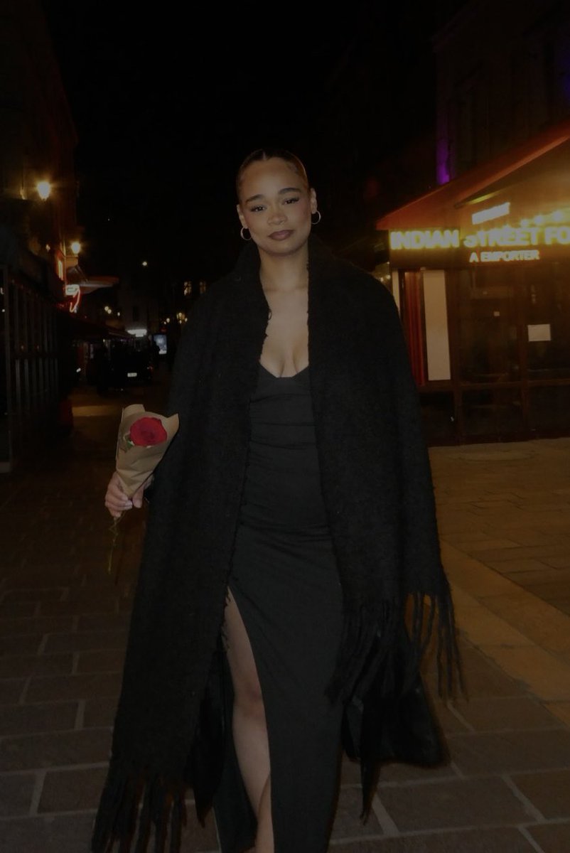 léa 😈 tweet media