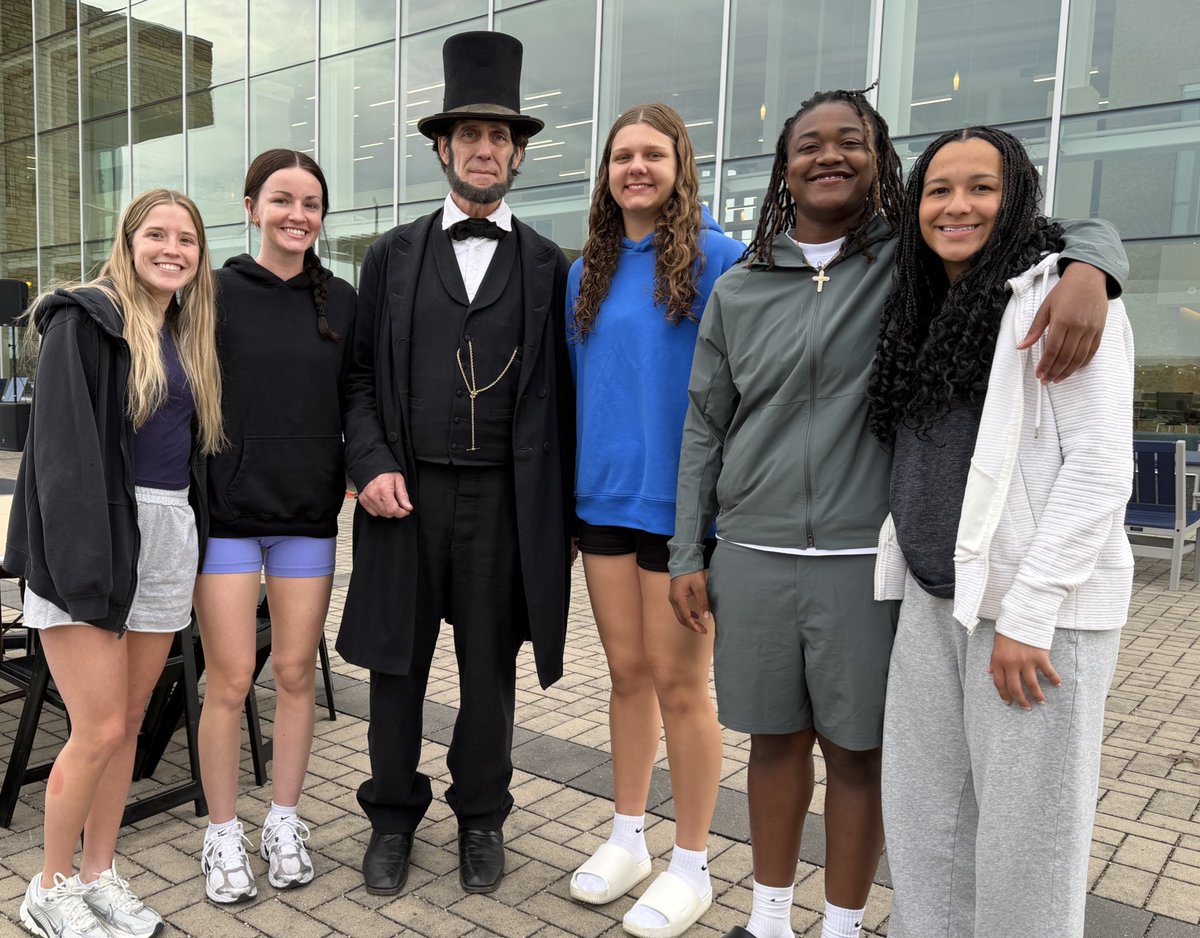 UIS Women’s Basketball tweet media