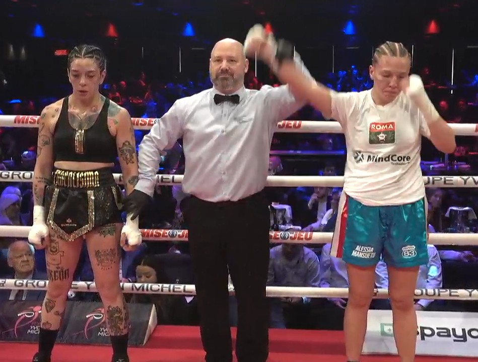 boxeadorescl's tweet photo. 🔴 La chilena Genoveva Candia perdió por DU ante la canadiense Alessia Mansueto. "Chacalisima" dió una dura batalla a la pugil local en un combate que fue más parejo de lo que reflejaron las tarjetas. https://t.co/nbFtnr7IaG