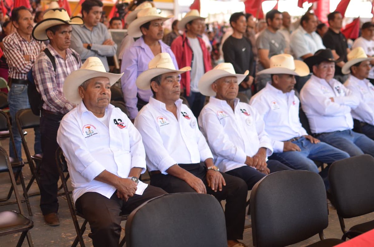 ¡Festejando también se está luchando! 🔥
Esta semana el antorchismo celebra 3 aniversarios en diferentes comunidades, donde la población se ha organizado con el Movimiento Antorchista y ha luchado por mejorar sus condiciones. 
#ElPuebloUnidoProgresa