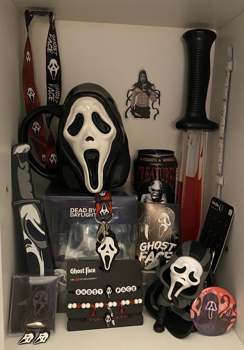 Yuma_Berries's tweet photo. I got no new art 2 share yet so uhhhh… YOU GET A RANDOM LOOK AT MY DESK THAT I ADORE SO MUCH, PLUS THE SMALL DANIEL CORNER 🗣️🗣️‼️‼️✨✨🫶🫶
#dannyjohnson #Ghostfacedbd #silly #desk #differentfandoms #someone #hold #me #back https://t.co/b6AJyKmnXJ