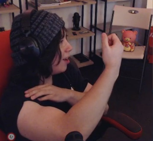 quackity’s bicep ❯❯ 🔲🌌 tweet media