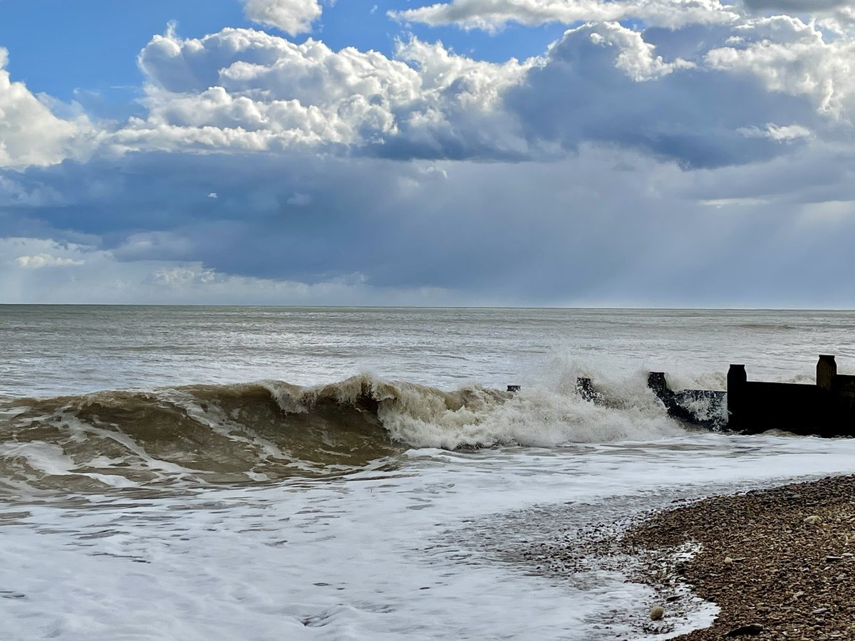AngelikaHTCG's tweet image. Maybe tomorrow 🧜🏻‍♀️ Calmer conditions forecasted 🤞🏻#beachlife #PettLevel #wednesdaymood ♥️