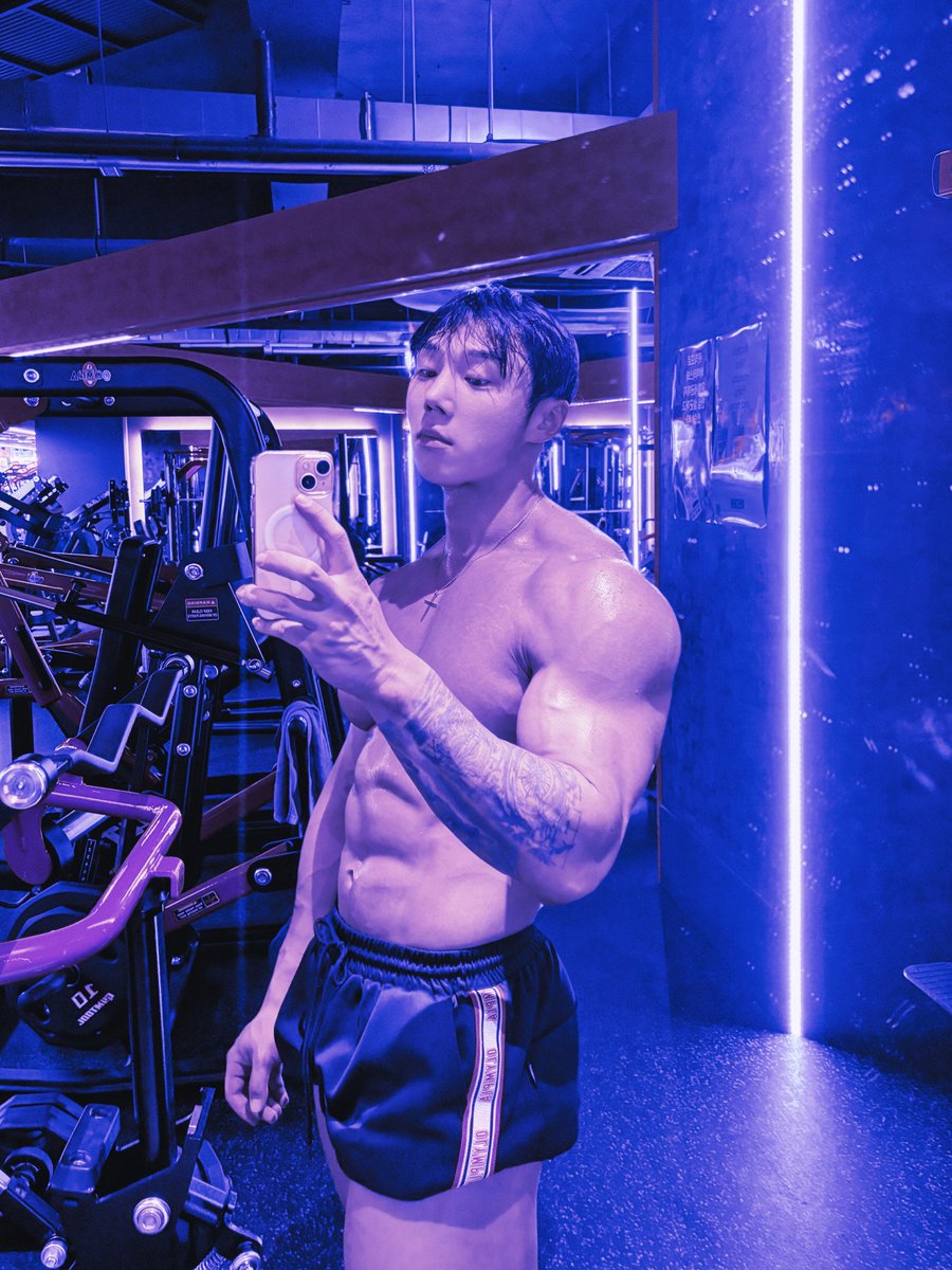 𝐒𝐚𝐫𝐠. 𝐊𝐚𝐧𝐠 • alt tweet media