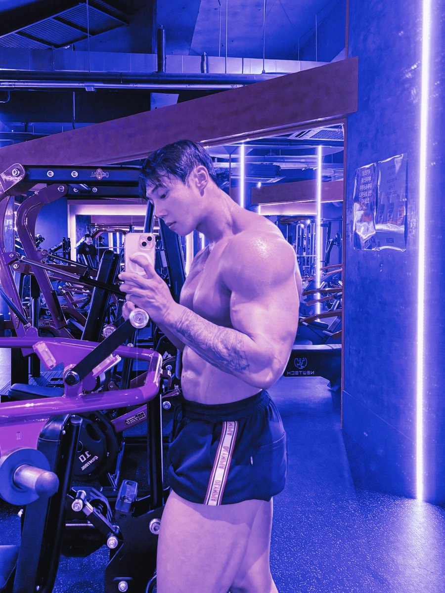 𝐒𝐚𝐫𝐠. 𝐊𝐚𝐧𝐠 • alt tweet media