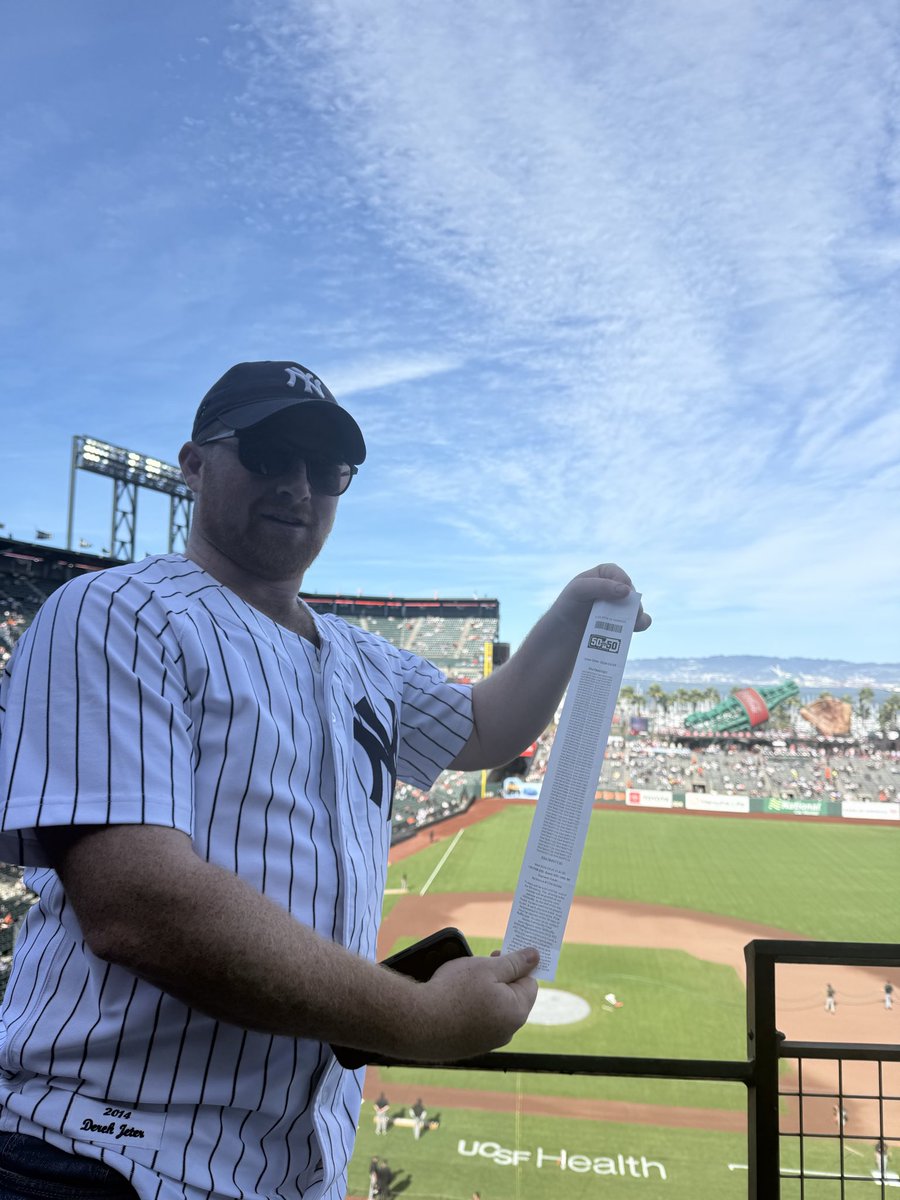 jankeeburner's tweet photo. @BarstoolBigCat 50/50 Venmo me https://t.co/gVHto1GoTD