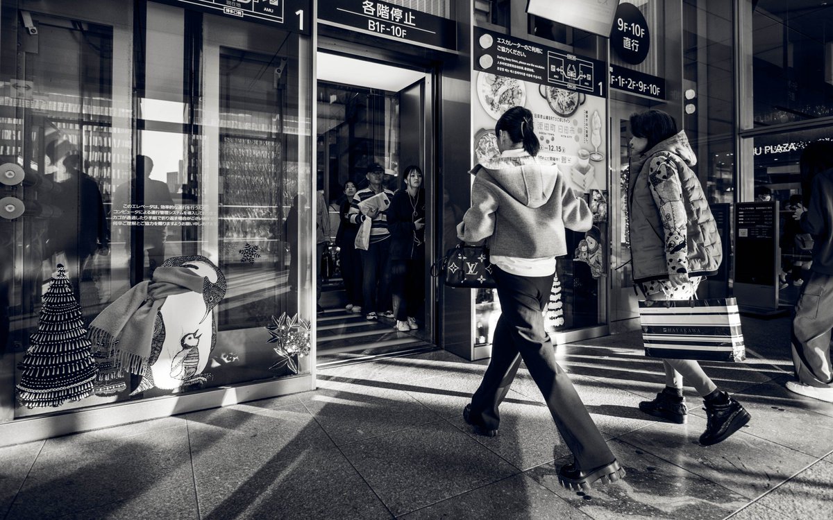 まきねった tweet media