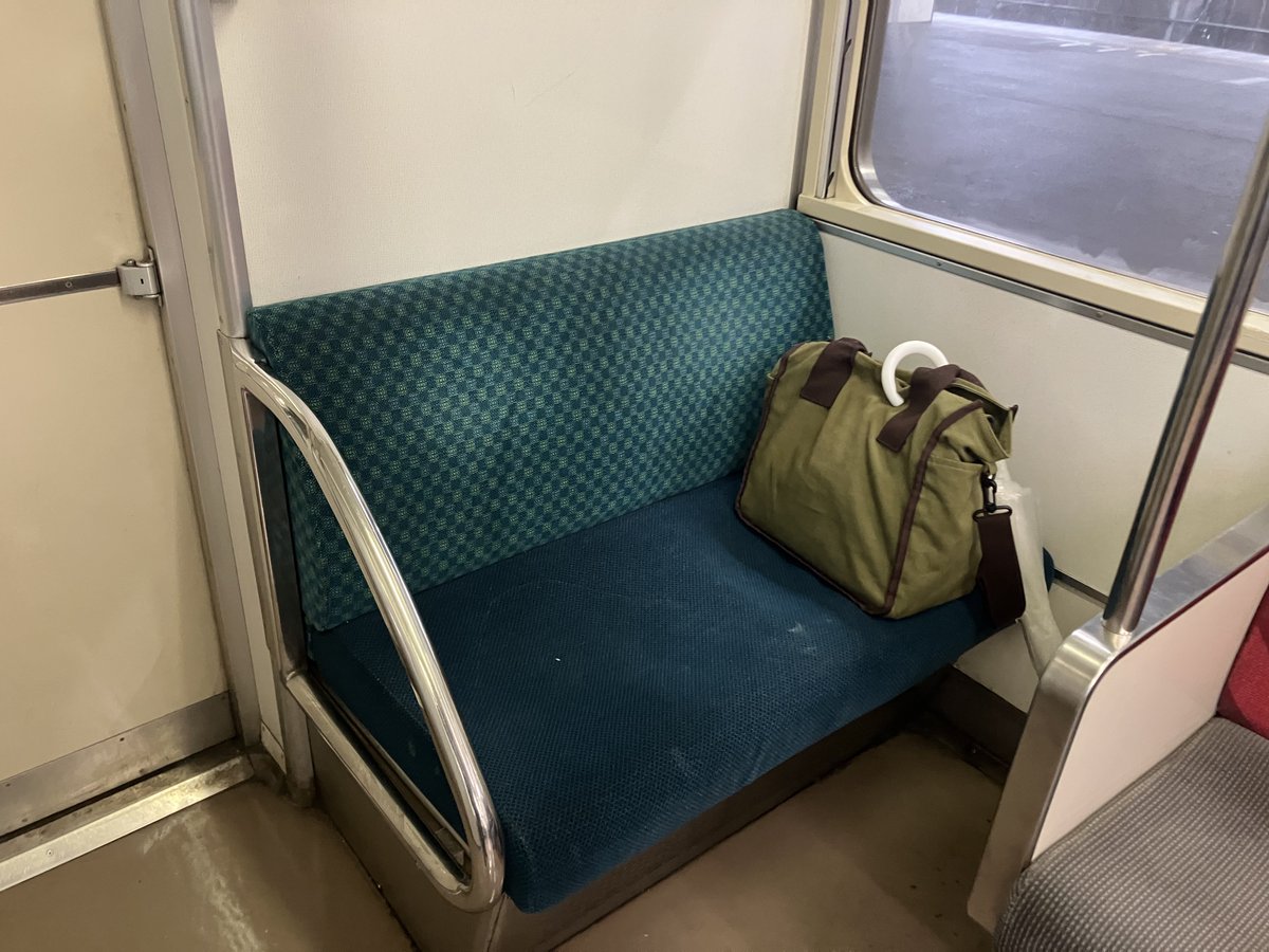 yahoo_wecker's tweet photo. ちゃんと編成表調べて、クハ210トイレ横クロスシート、ゲッツしました!
#両毛線 #A59 #440M. https://t.co/aZ025If57Q