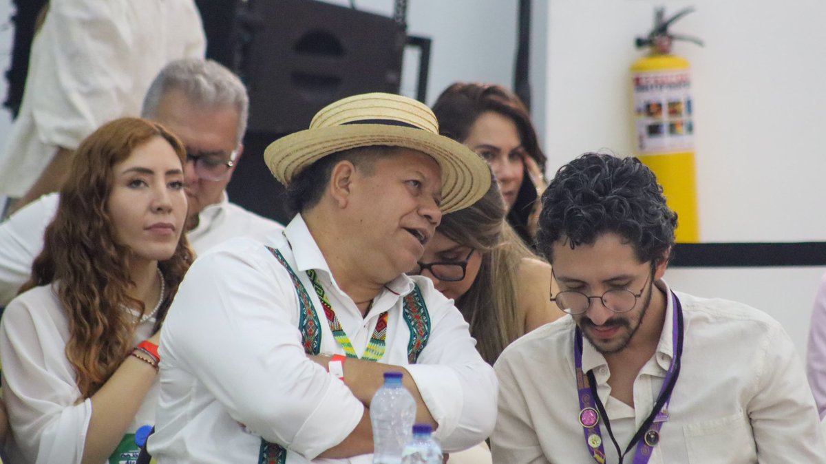 URestitucion's tweet image. 🗣️Comunidades afro del Caribe dialogan sobre Reforma Agraria con el @MinAgricultura y la #URT.

En #Barranquilla, líderes y lideresas de comunidades negras, afrocolombianas, raizales y palenqueras se reunieron con ambas entidades como parte de una agenda intercultural de alto