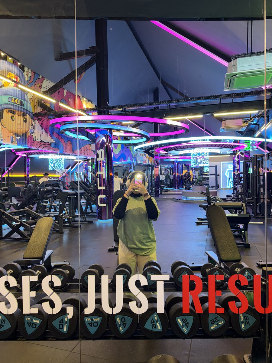 Boss Babe tweet media