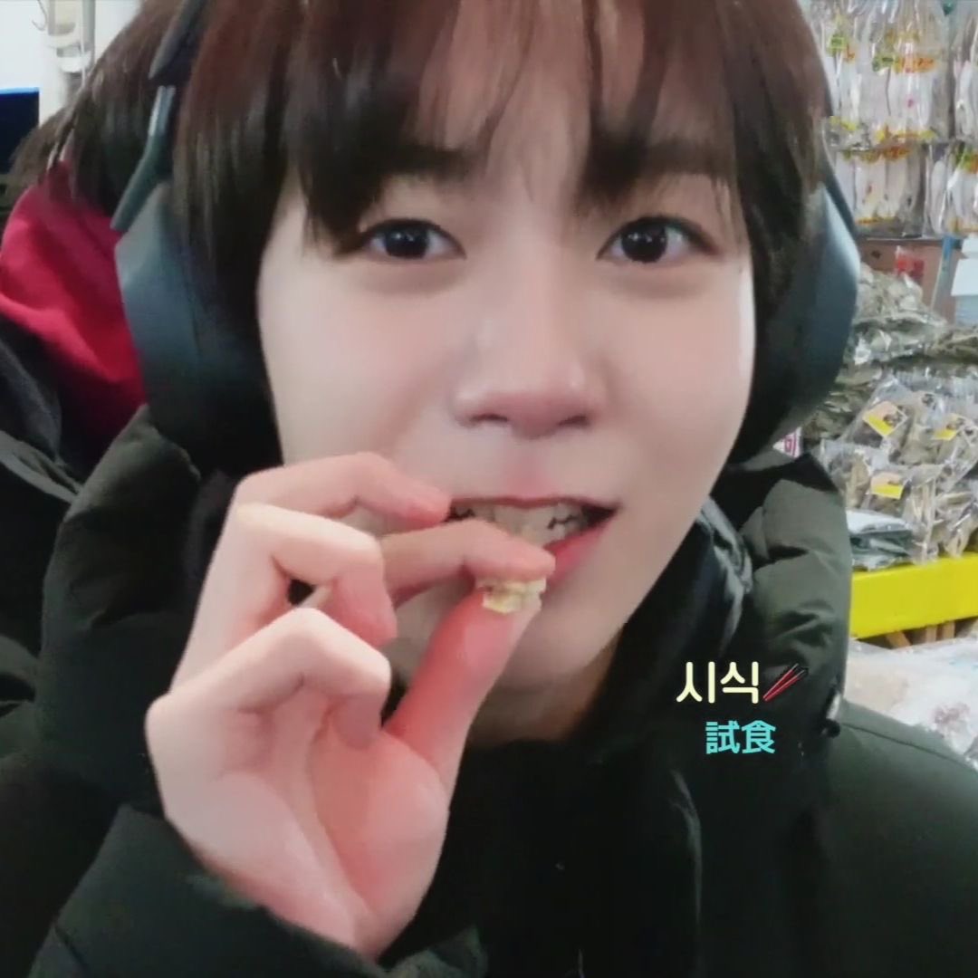 료앞니 tweet media