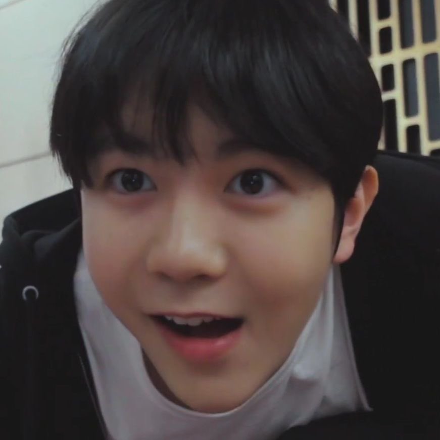 료앞니 tweet media