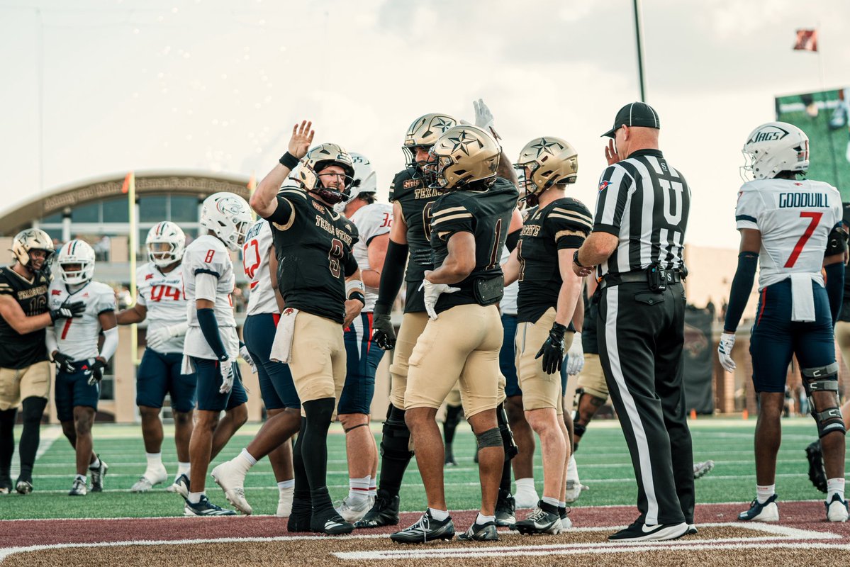 Coach Randy Martinez tweet media