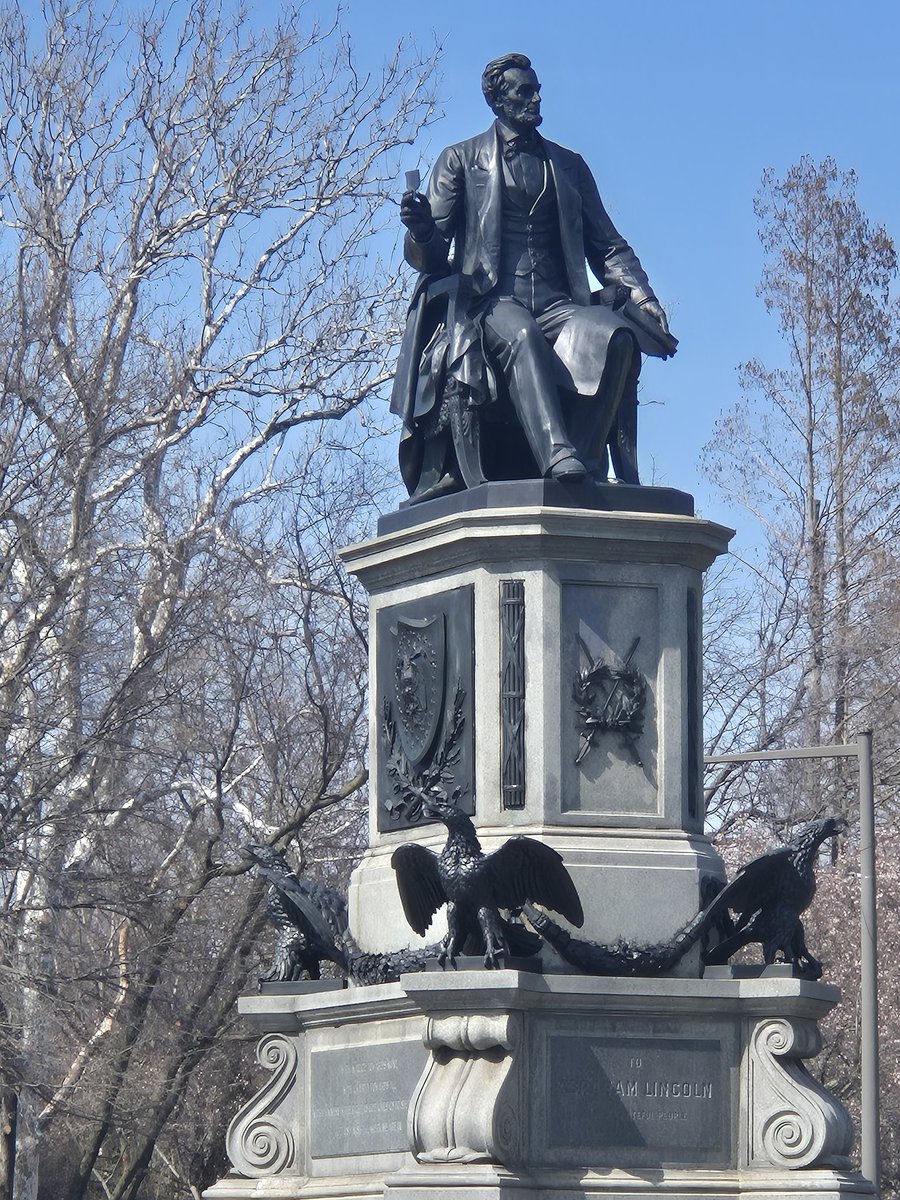 FFN_New_York's tweet photo. Standing with history in Philadelphia 🇺🇸

Lincoln’s leadership during the Civil War reshaped the American economy and society — proving that leadership, courage, and policy decisions can change the course of a nation.

At Frontline Finance News, we often talk about markets, money, and power — but history reminds us that the biggest turning points start with leadership.

📍 Fairmount Park, Philadelphia
🎥 Frontline Finance News

#México #esrefrüya #KastChileNoEstáContigo #bencina #RenunciáAdorni