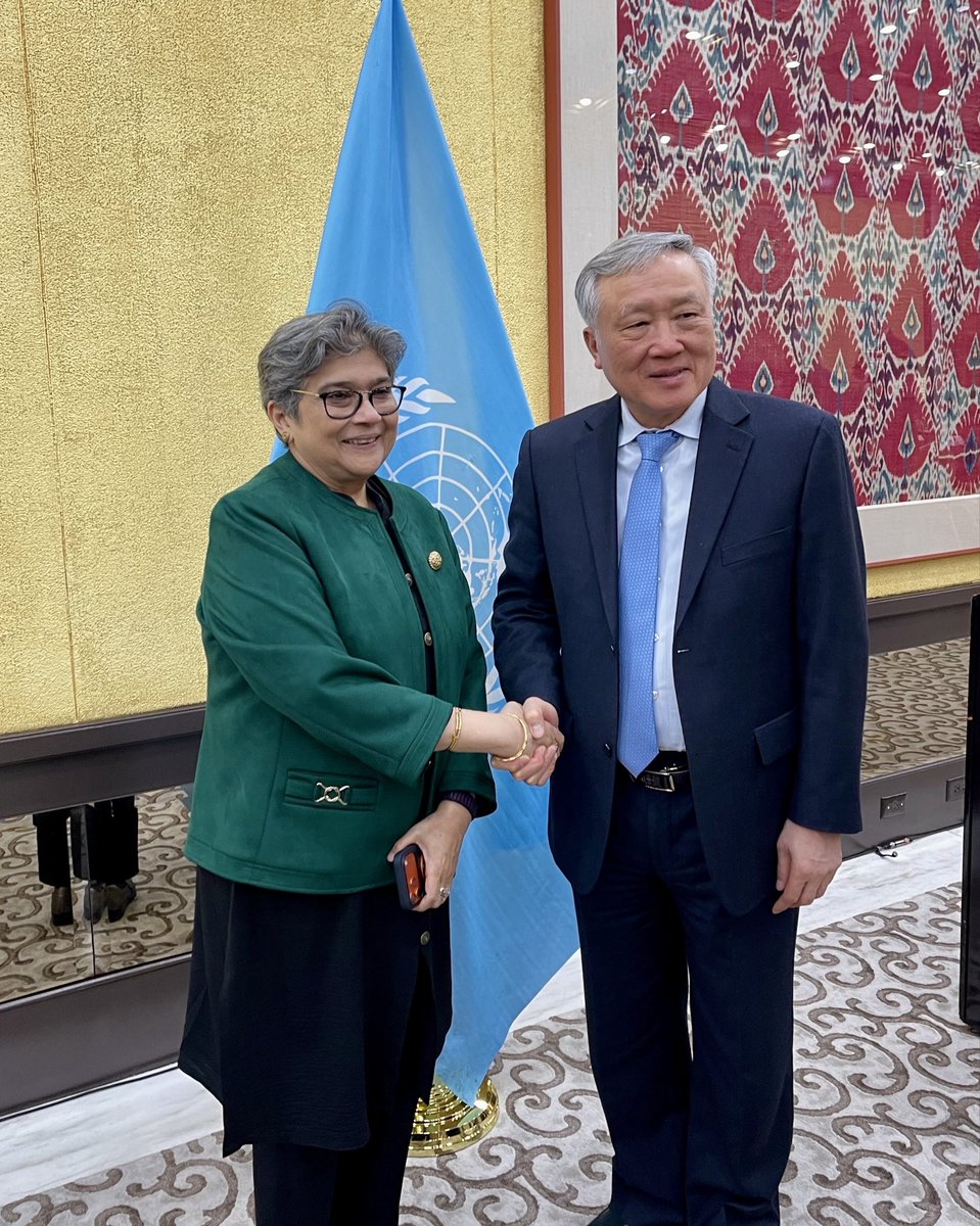 USGRabab_UN's tweet photo. An honour to join ๐ป๐ณโs 1st DPM Nguyen Hoa Binh for an excellent discussion on south-south & triangular cooperation convened by @VietNam_UN. I commend ๐ป๐ณ for its remarkable progress which carries important lessons for #LDCs, #LLDCs & #SIDS as they advance the #DPoA, #APoA & #ABAS. https://t.co/dlvoQPwAp8