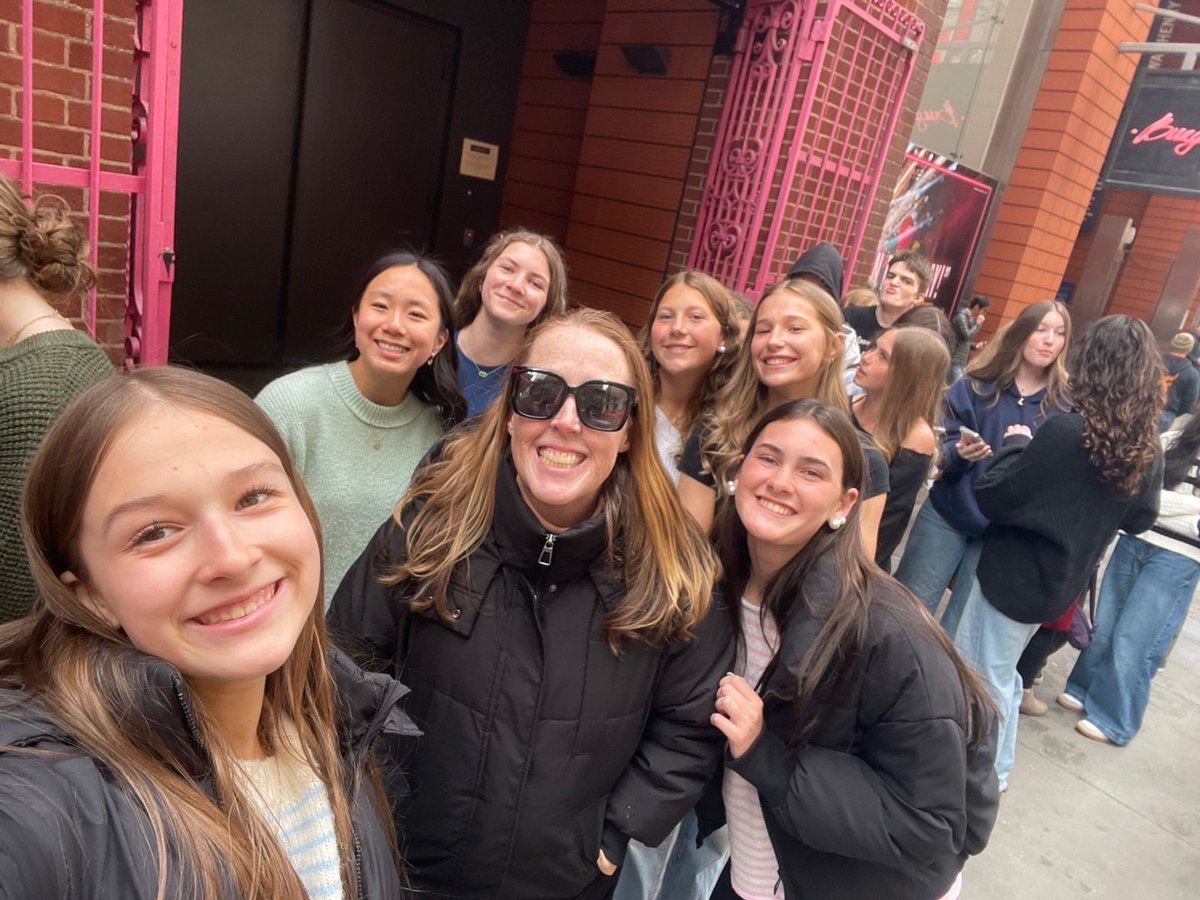 umsfreshmen's tweet photo. An amazing day in NYC with the final Freshman Class at UMS. @CBUnamiMS https://t.co/0I0fxCsRKF
