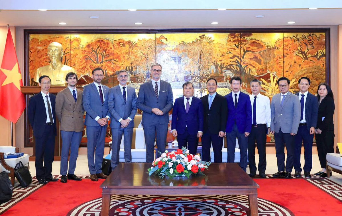 La France au Vietnam 🇫🇷🇻🇳 tweet media