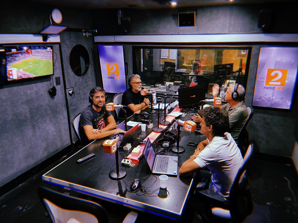 radio2rosario's tweet image. #AIRE | @ZappingSportRos!!!

@lhricossa y su equipo con las noticias de #Newells y #Central.

AM 1230 I FM 90.1 | youtube.com/watch?v=L9URQ3…