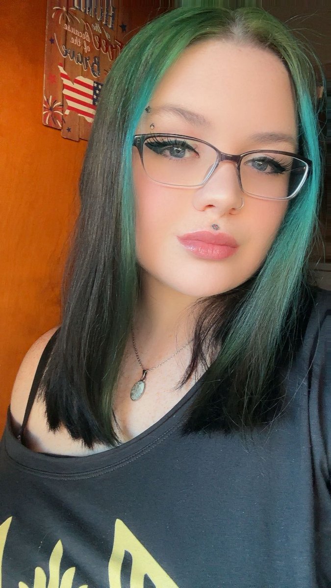 ivy rose 🥀 ᛑᛗᛛ tweet media