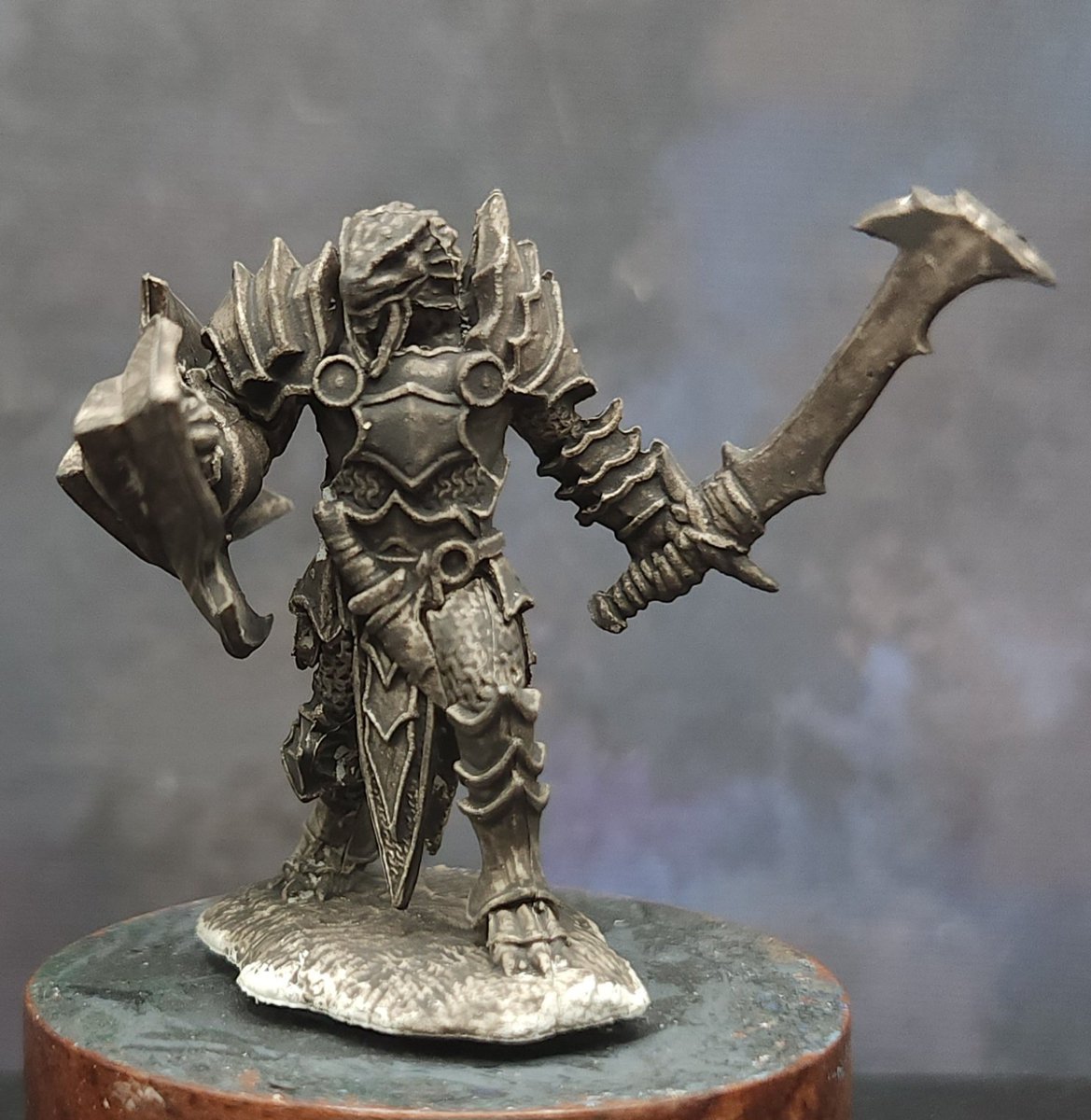 MidMiniGuy's tweet image. Painting LIVE tonight at 8pm CST over on twitch.tv/midwestminiatu…! Working on a Dragonborn &amp;amp; Tiefling warrior. Come join the shenanigans!
 #commissionpainting #minipainting #miniatures #twitchstreamer